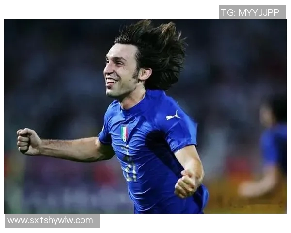 不为人知的足球明星背后的故事与成就揭秘 不为人知的足球明星背后的故事与成就揭秘