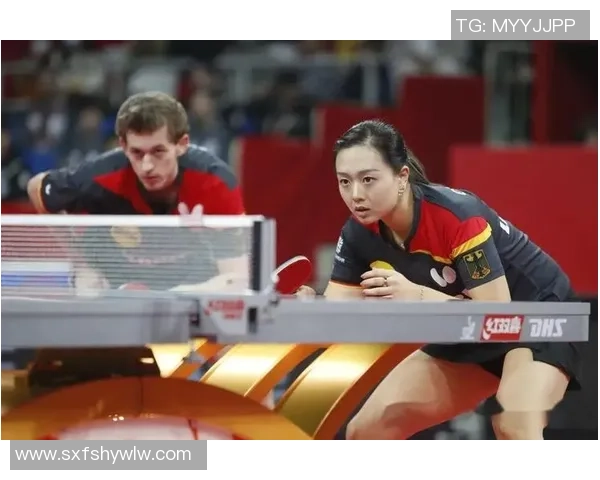 足球明星与哥斯拉的惊人相似之处引发球迷热议与幽默讨论 足球明星与哥斯拉的惊人相似之处引发球迷热议与幽默讨论